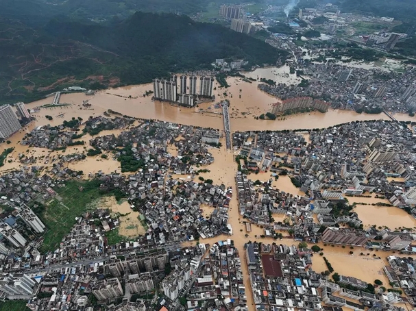 暴雨无情，华汛无畏！紧急驰援筑起抗洪抢险“安全防线”